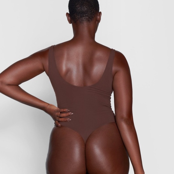 SKIMS FITS EVERYBODY CAMI BODYSUIT - Picture 2 of 10